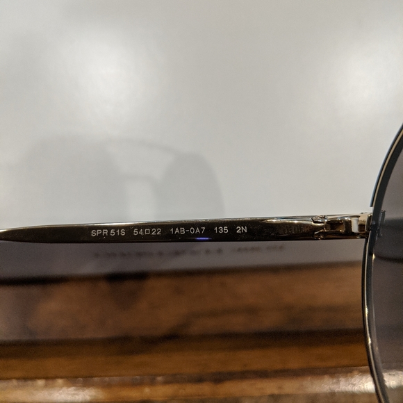 Prada - Picture 2 of 3